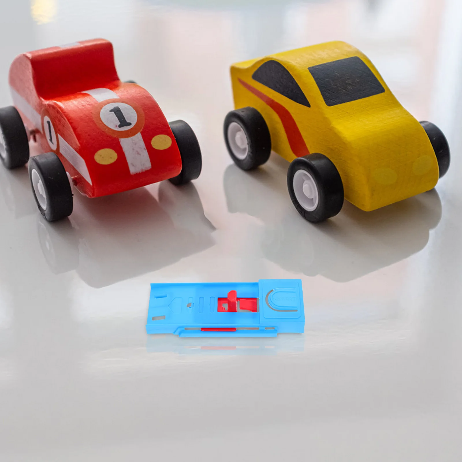 

6Pcs Race Car Ejector Portable Launcher Easy Operate Plastic Car Racing Game Accessory Kids Safe Racing Track Fun