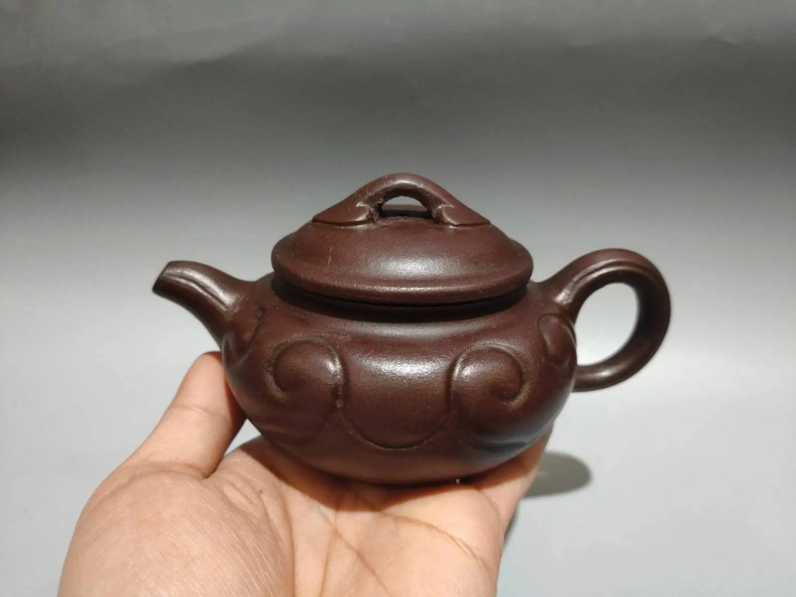 China Yi Xing Zisha Clay Handmade Exquisite Teapot Antique-Style Fragrant Tea Pot 320cc
