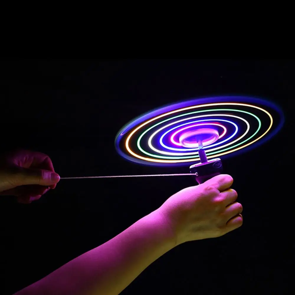 Luminous พลาสติกแสง Flying Disc ใบพัดของเล่น HAND-PUSH LED Light บินดึงลวดของเล่น SPINNING FLYER ของเล่นกีฬา