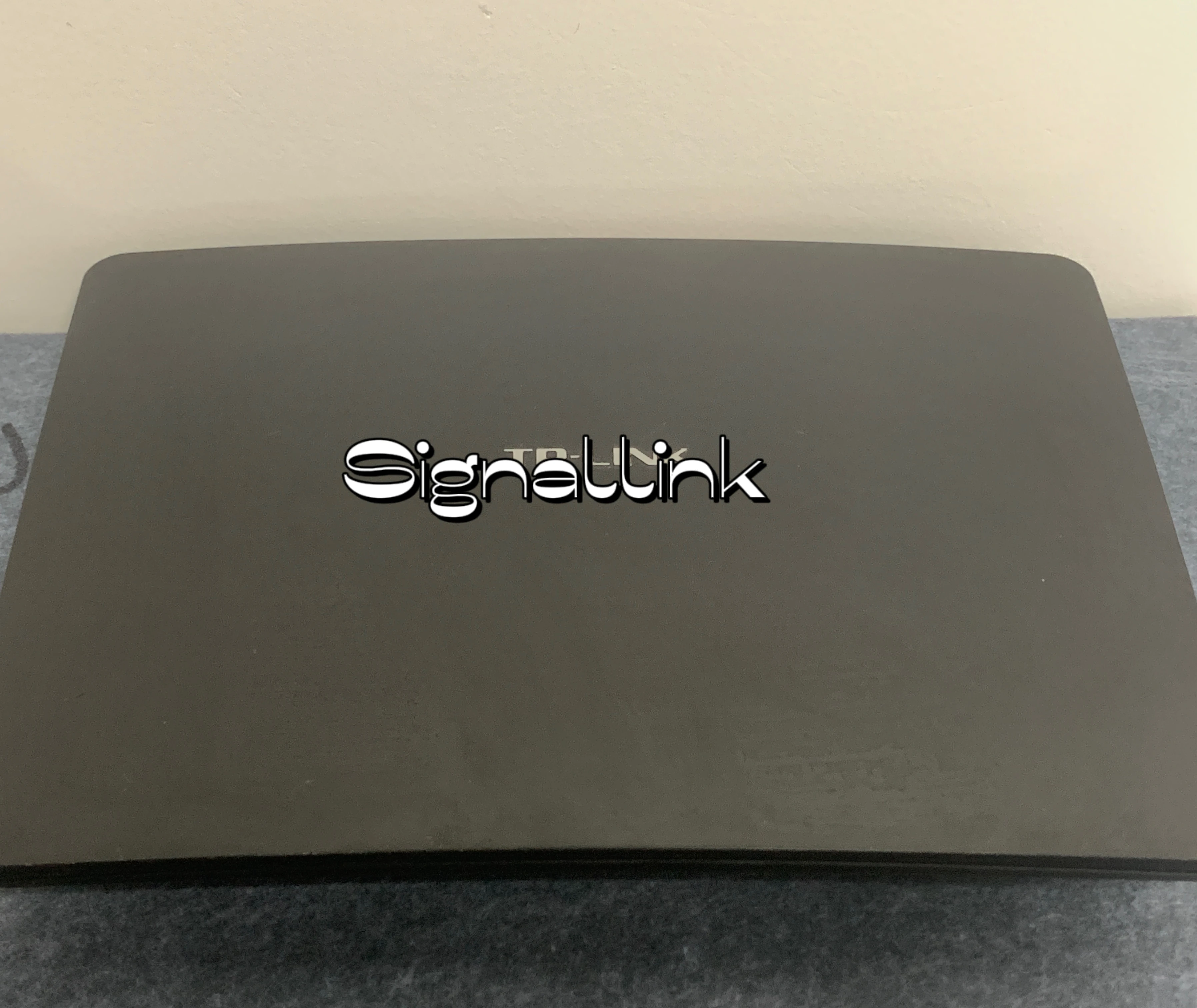 Signallink MR200  Wireless Dual Band 4G LTE Router（without box 90%-95%new）