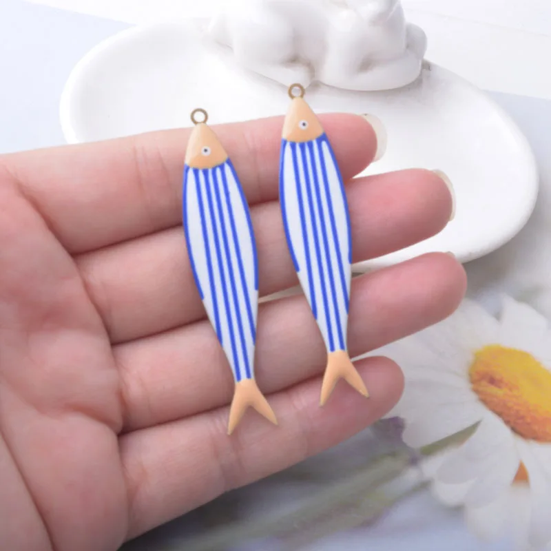 2 Stücke Meereslebewesen Langer Fisch Bunter Anhänger Kupfer Beidseitig Emailliert Große Fisch-Charms DIY Schmuckzubehör – Detail 6