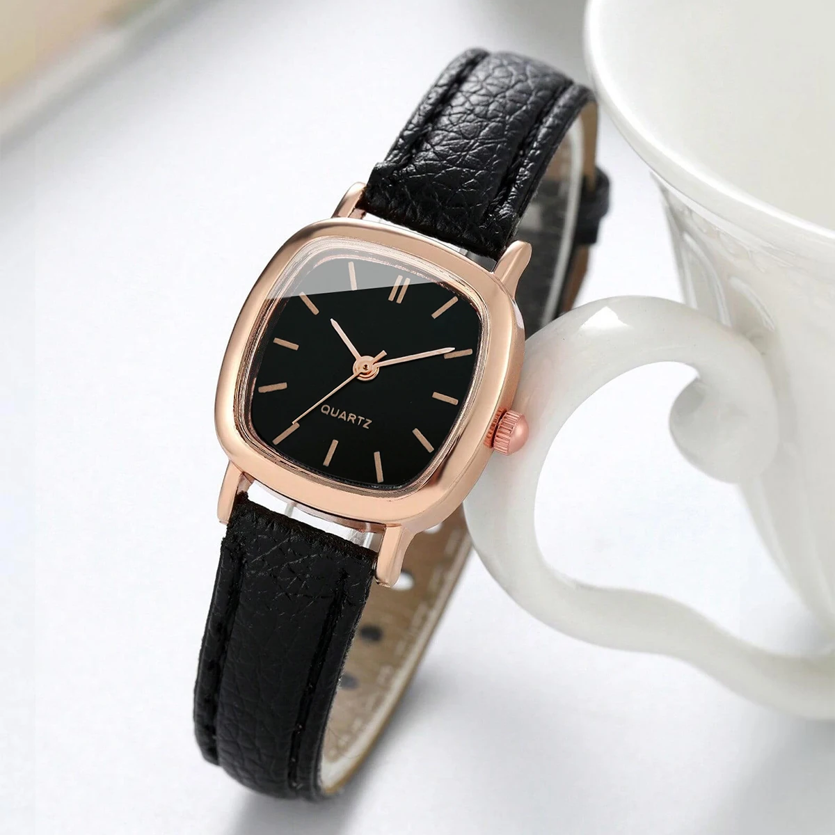 2PCS/Set Women\'s Watch Fashion Square Leather Band Analog Quartz Watches Heart Bracelet Set