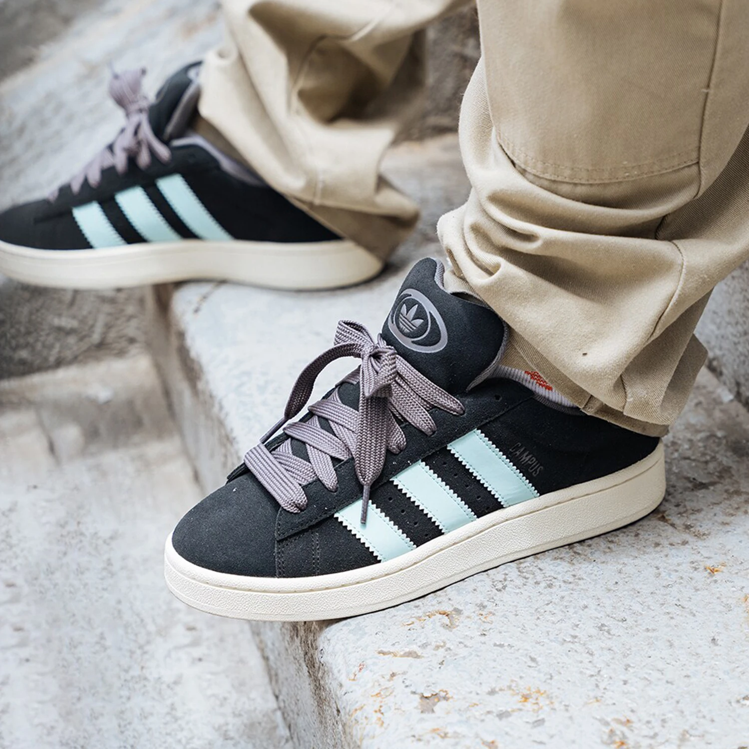 حذاء رياضي كاجوال من Adidas أصلي بثلاث خطوط للجنسين متين كلاسيكي منخفض الارتفاع JQ0740 #1