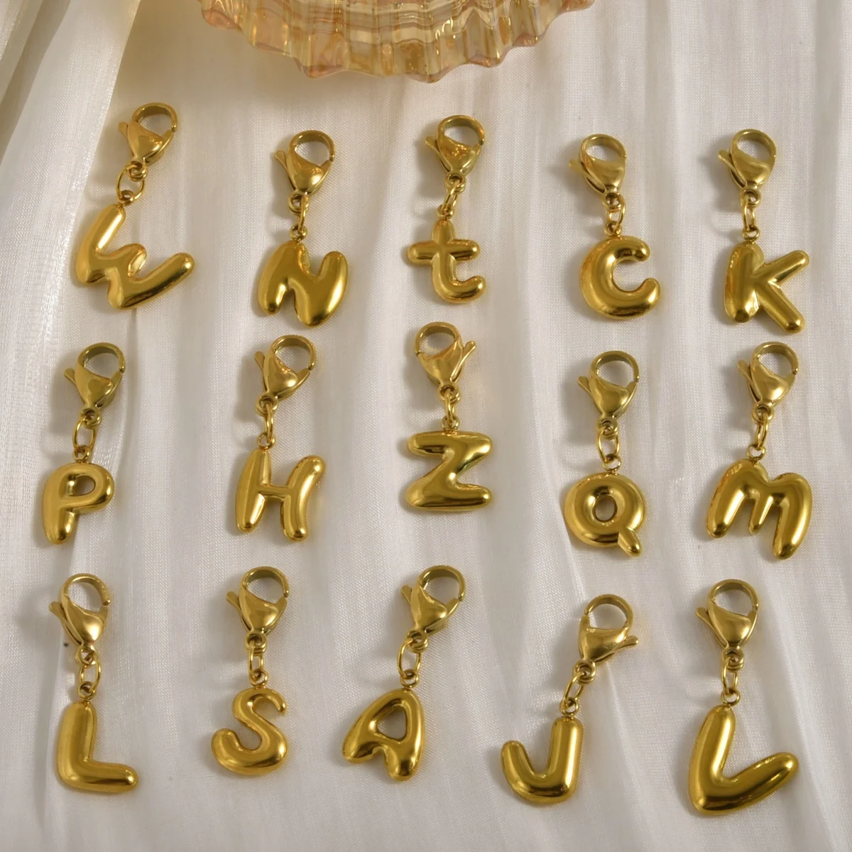 Fashion 26 Letters English Alphabet Charms Pendants Real Gold Plated Stainless Steeel Lobster Buckle Charms DIY Name Love Gifts