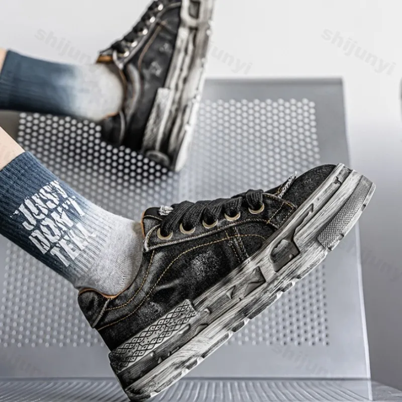 الرجال 2025 جديد الصيف خمر حذاء مسطح غير رسمي تنوعا موضة الاتجاه الأحذية المتخصصة تصميم سميكة سوليد الدنيم أحذية رياضية مكتنزة #3