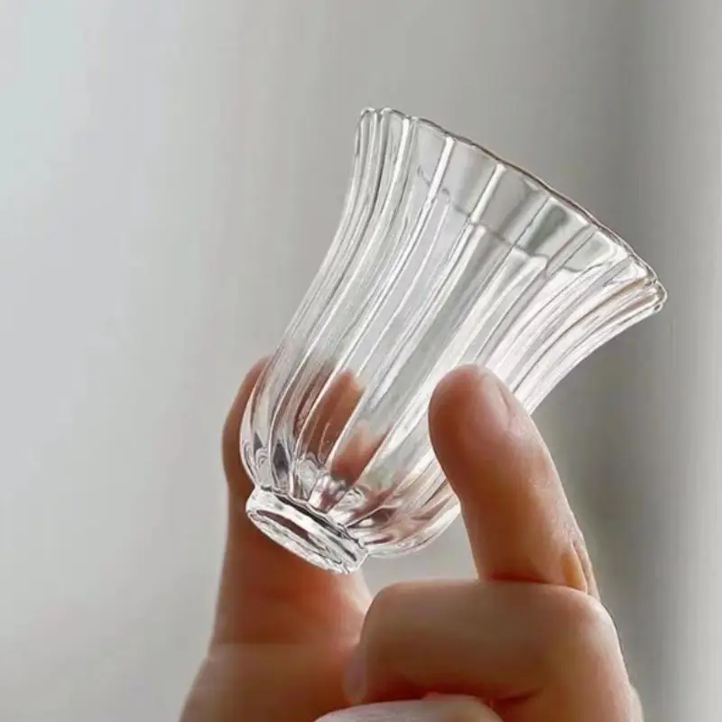 50ml Mini Blütenblatt-Glas-Teetassen Japanische Gongfu-Teetasse Transparente Trinkutensilien