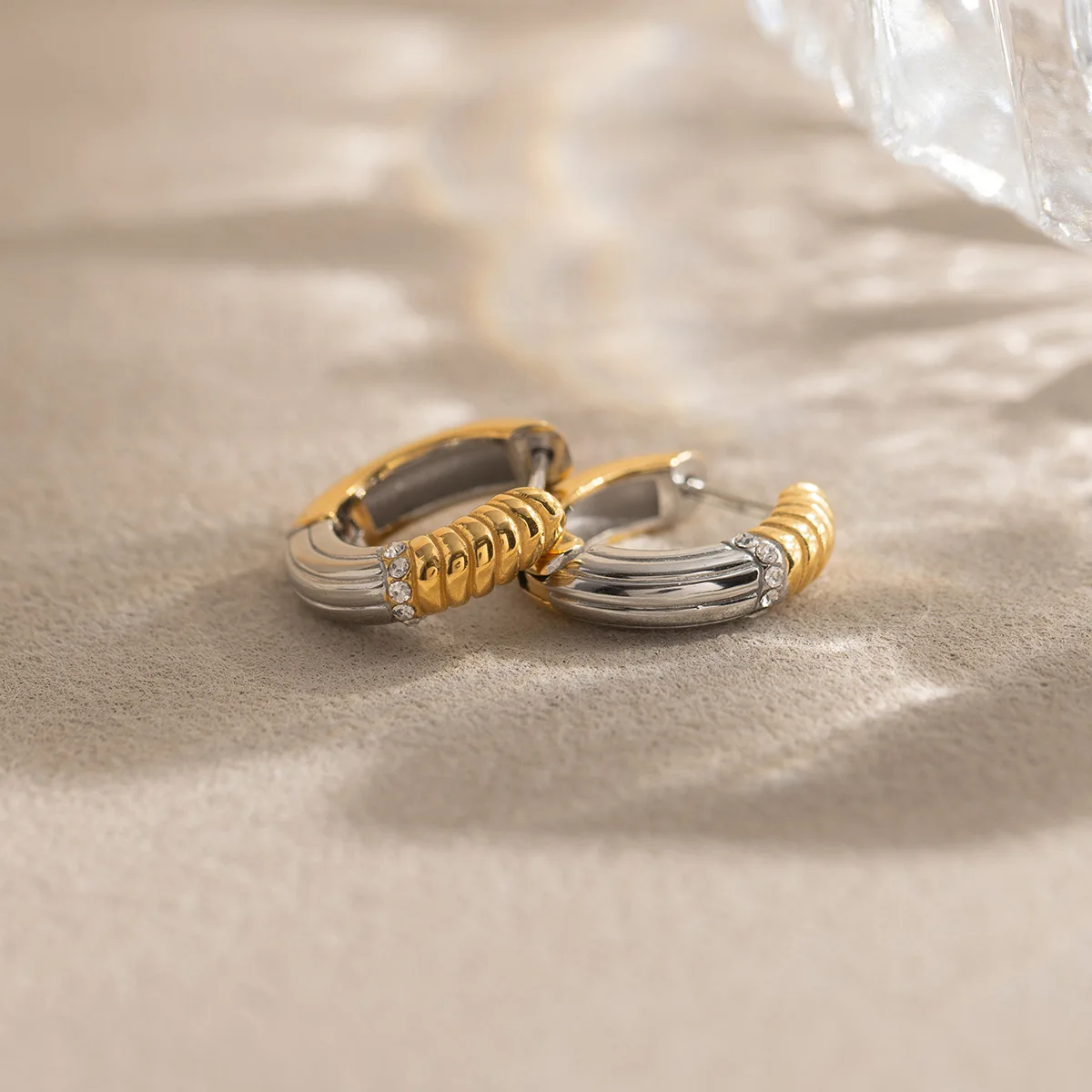 Punk Chunky Round Tube O-Shaped Stainless Steel Earrings Gold&silver Mix Color Ribbed Circle Zircon Hoop Huggie Earring Jewelry view 4
