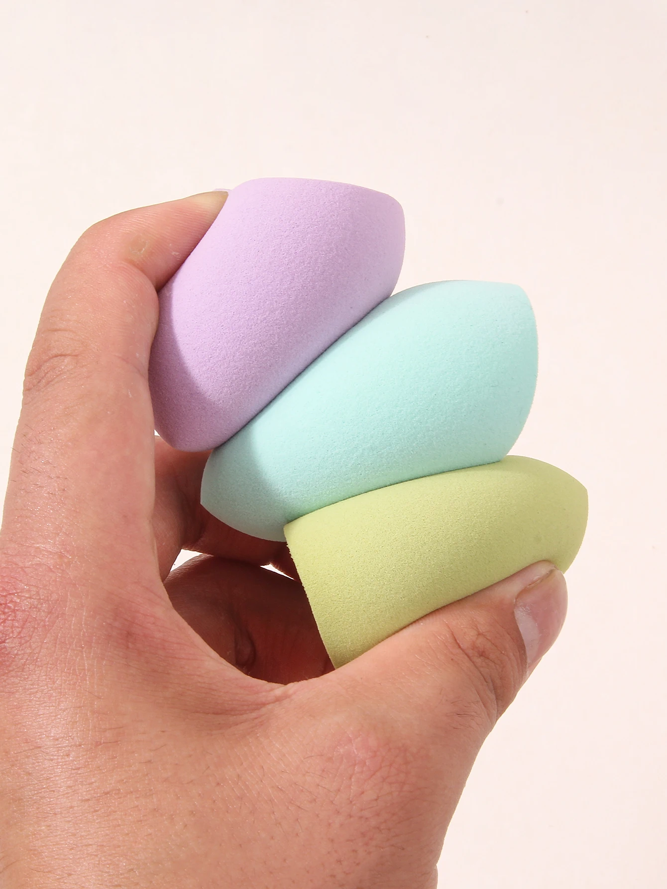 Zestaw gąbek do makijażu z 3 sztukami do płynu, kremu i pudru, podkład w wielokolorowym kolorze