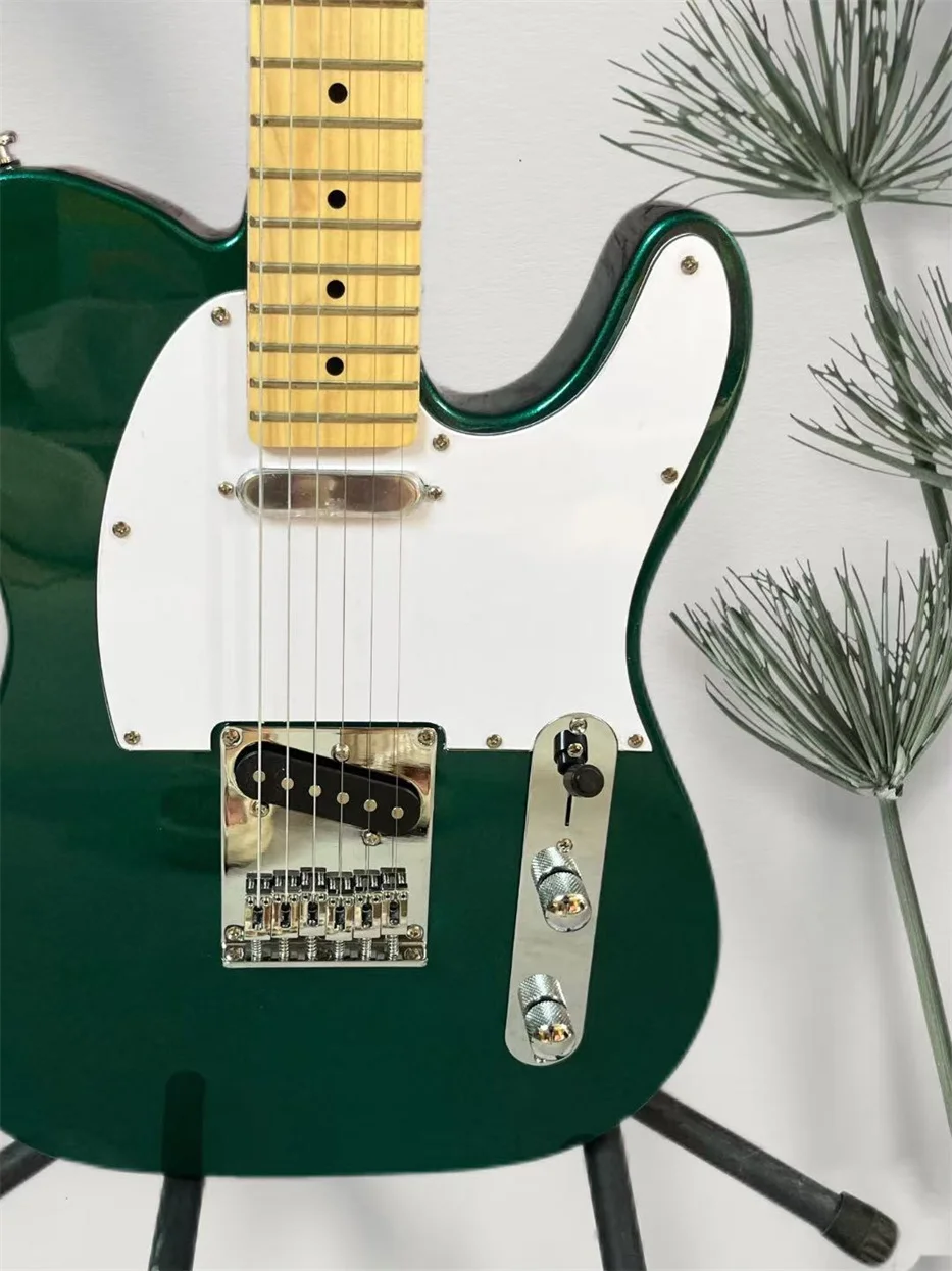 

Green High quality electric Guitar chrome-plated hardware 22 frets 6 strings