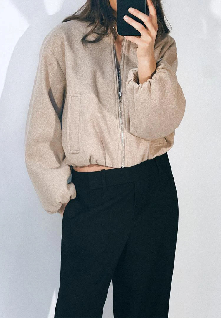 เสื้อโค้ทผ้าโพลีเอสเตอร์ทรงหลวมสไตล์นักบิน แขนยาว แต่งกระดุม ดีไซน์ใหม่รับฤดูใบไม้ผลิ เนื้อผ้านุ่ม สวมใส่สบาย