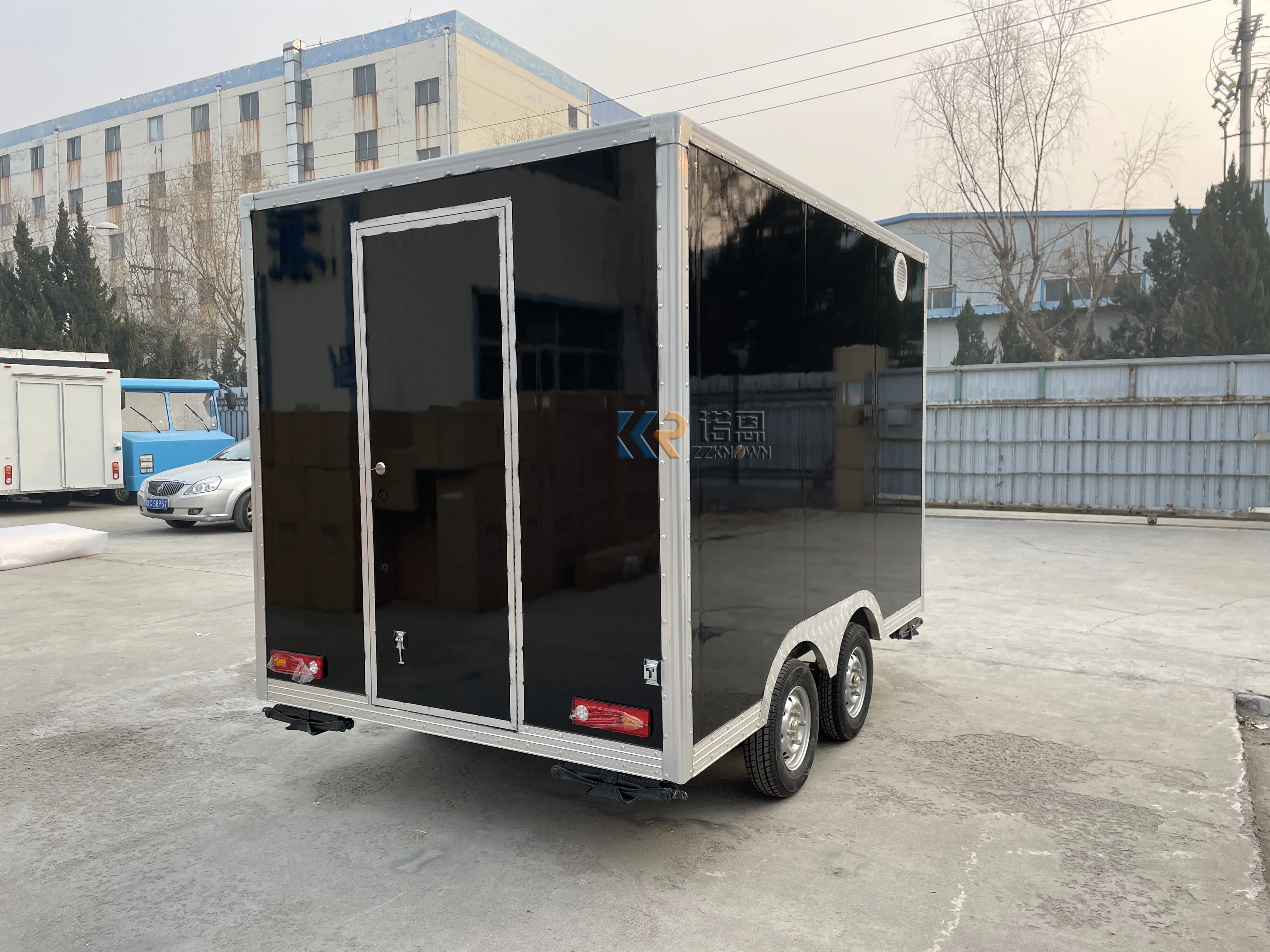 Carrello mobile per fast food da strada da 3 m, completamente attrezzato, per caffè, gelato, concessione, rimorchio per camion per alimenti in vendita