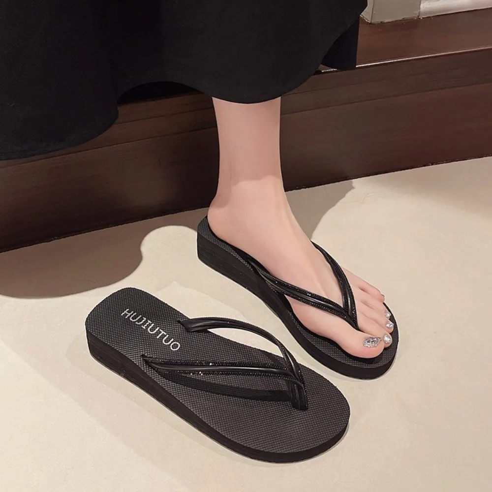 

EVA Thick Crystal Flip Flops Rhinestone Slides Sandals Beachwear Flip Flops Anti Slip Streetwear Thick Soled Shoes