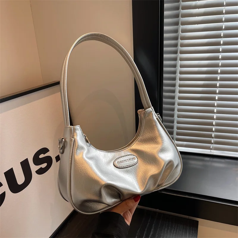 

Light luxury niche texture underarm bag women's 2025 new trendy fashion silver small square bag all-match shoulder messenger bag