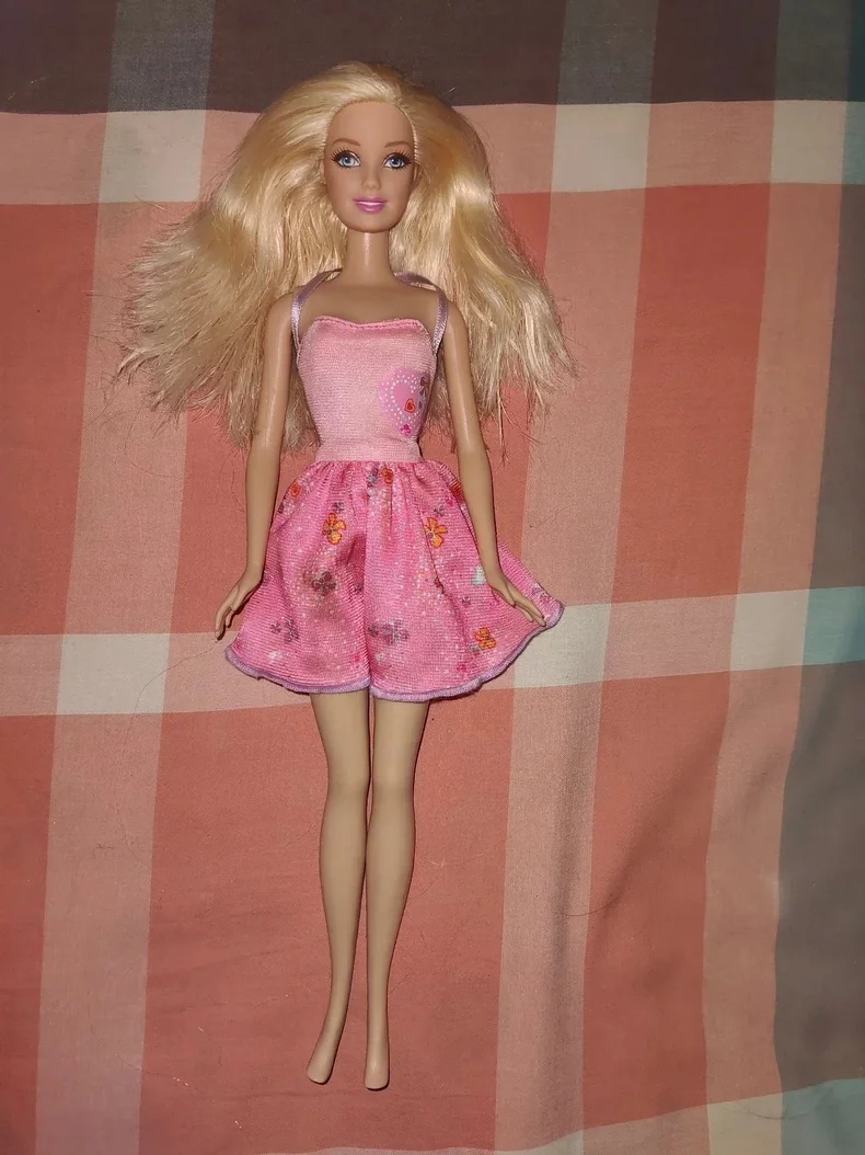 

Не новая, коллекционная фигурка в масштабе 1/6, комплект головы, тела и одежды, модель без оригинальной упаковки