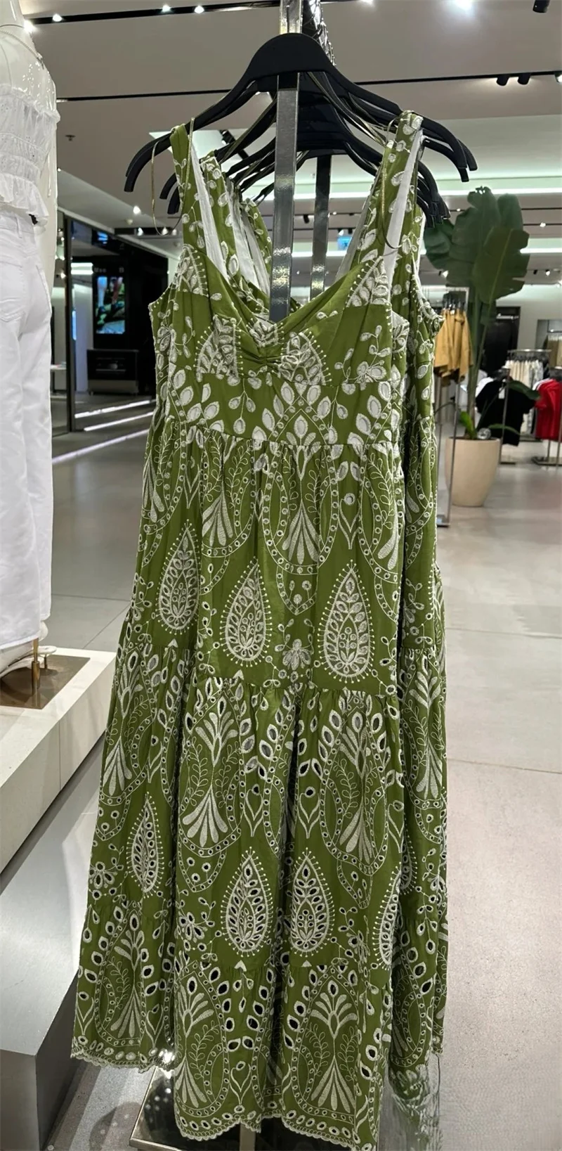 Vestido de mujer verano 2025 nuevo vestido Midi bordado con bloques de Color diseño de tirantes Sexy personalidad de la moda juvenil
