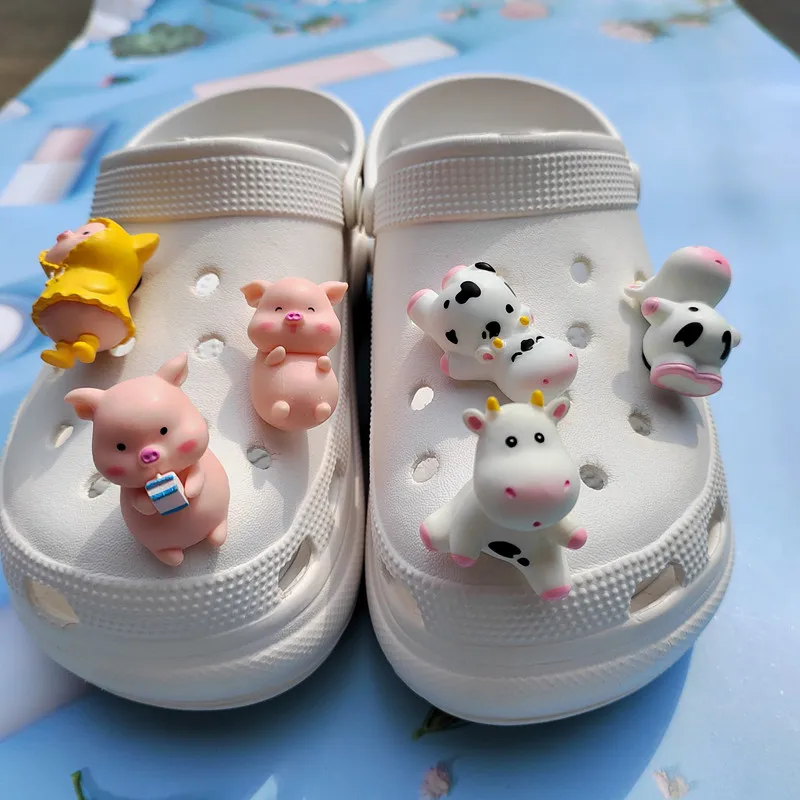 New Cute Five Little Cows Resin Shoe Charms Decoration For Child Clogs DIY Parts Womens Slippers Pins shoe Accessories