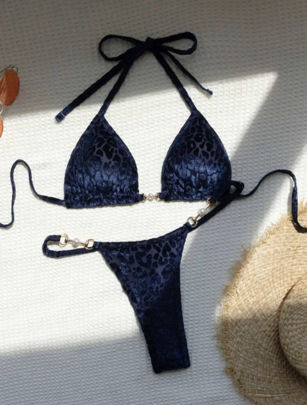 Zestaw Bikini seksowny wzór w cętki aksamitny strój kąpielowy trójkątny mikro stringi Bikini 2024 Mujer stringi Halter Mini kostium kąpielowy kostium kąpielowy