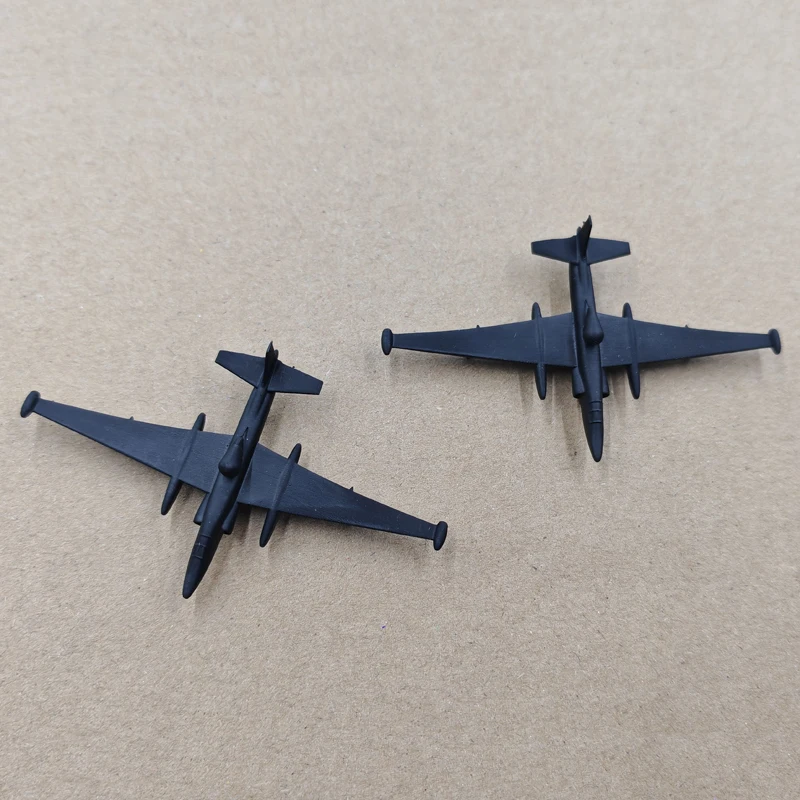 2PC Resin Model U-2S U2 Dragon Lady High-altitude Reconnaissance Aircraft Model 1/700 400 350 Scale Military Airplane Collection