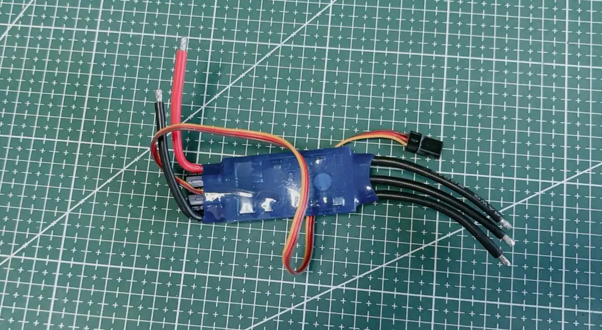 Controlador de velocidad eléctrico ZTW AL 40A ESC 2-3S 5V/3A BEC usado para helicóptero RC 400-500 de ala fija