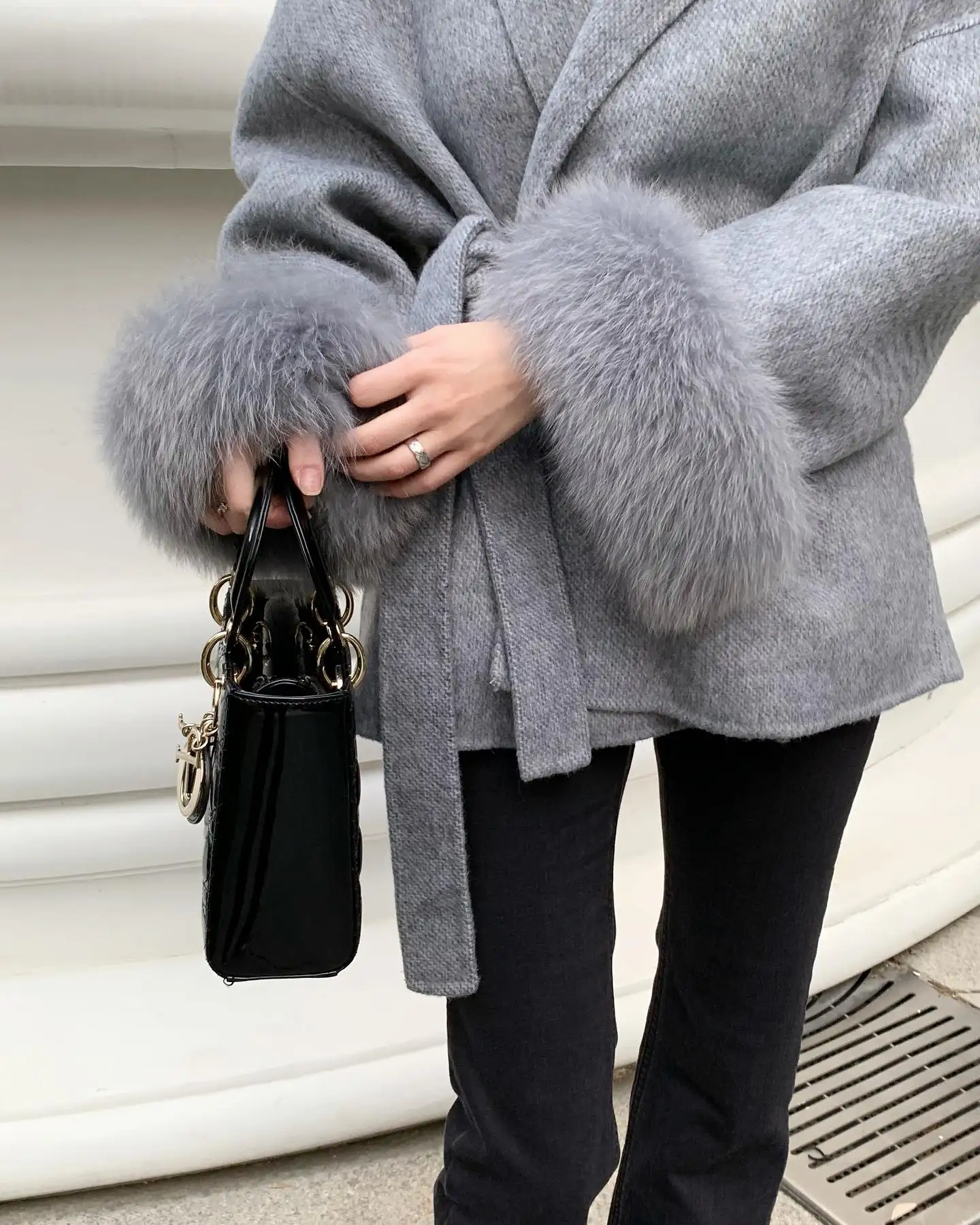 Solid Woolen Blend Fur Cuff Coat Women Loose Lapel Furry Belt Long Sleeve Female Jacket New 2025 Autumn Winter Lady Chic Outwear