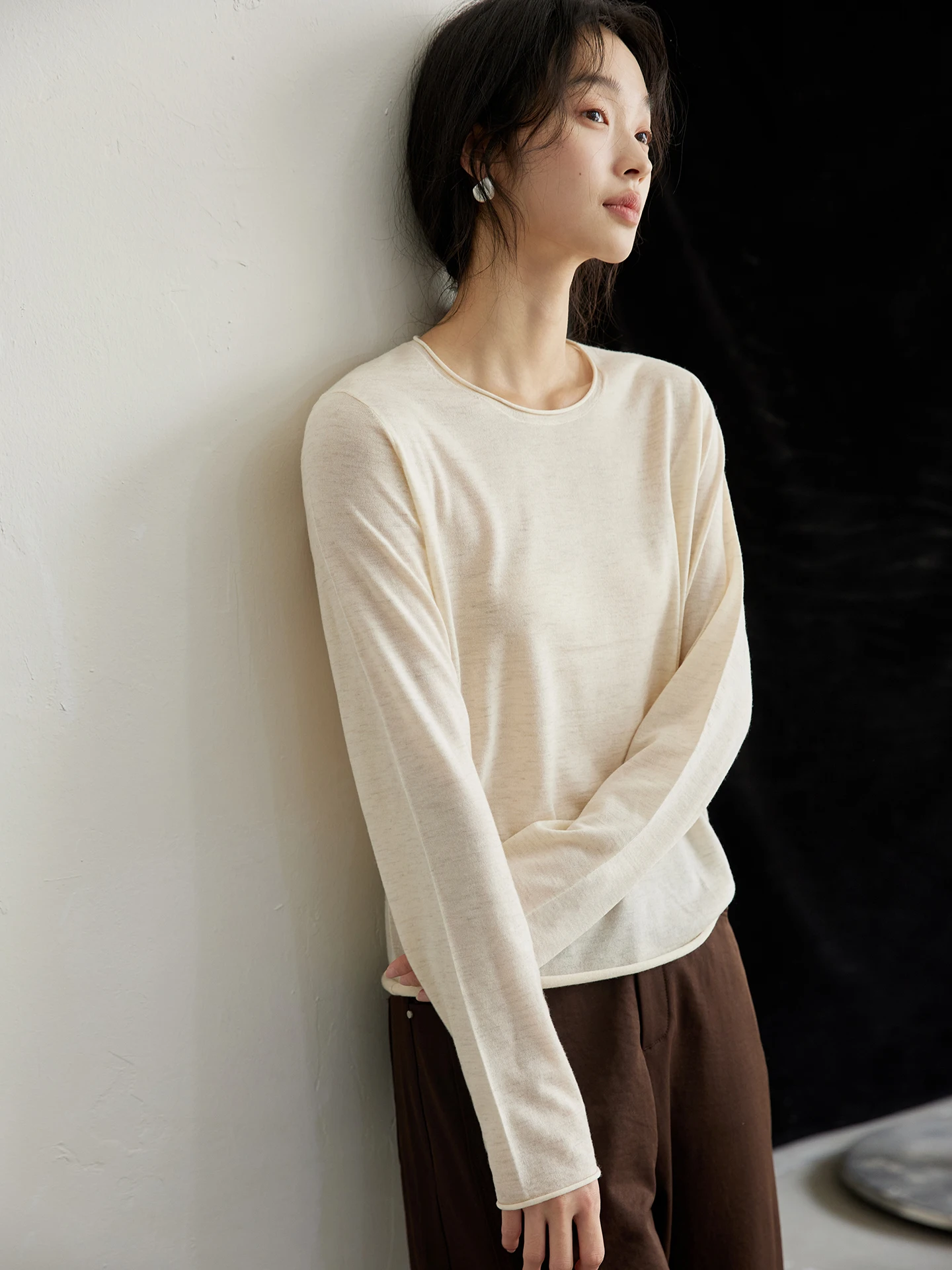 

Supmwos ранняя осень 2025, женский свободный вязаный круглый шерстяной топ, тонкая основа, универсальная удобная смесь полиэстера