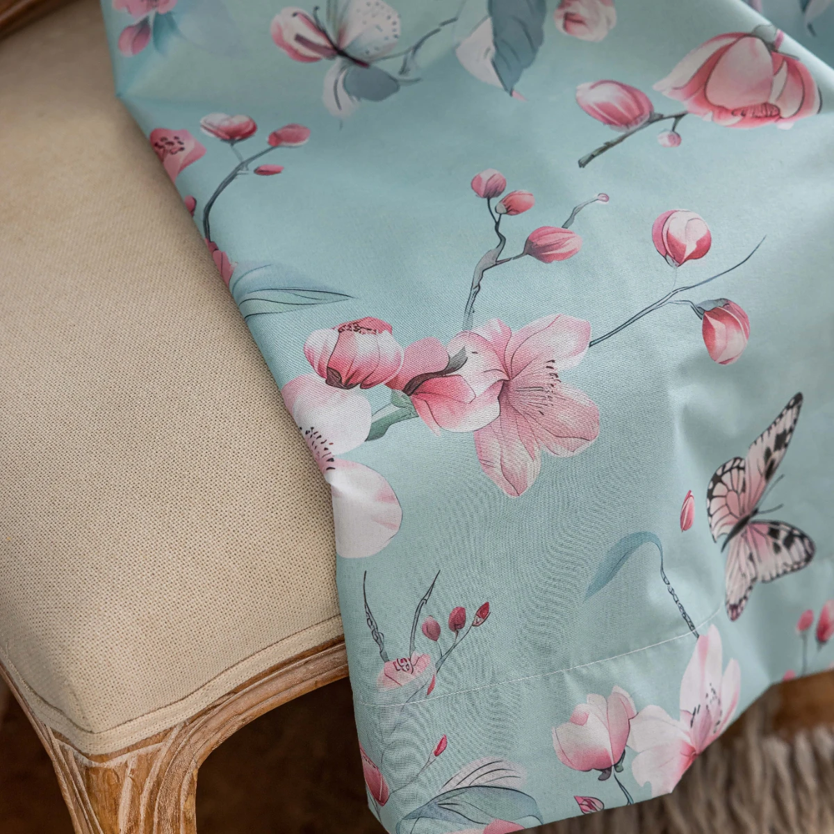 1 Piece of New Laminated Light Blue Background Curtain with Pink Flower and Butterfly Design, 100% Blackout Fabric for Home Use, Blackout and Heat-Insulating Thickened Curtains, Rod-Mounted Curtains for Living Room, Bedroom, and Study Decoration