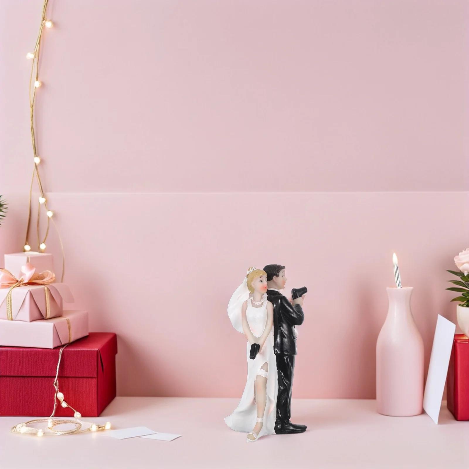 

Romantic Wedding Cake Toppers Bride Groom Resin Figures Funny Escape Design Decor for Party Celebration Bridal Couple Figurines