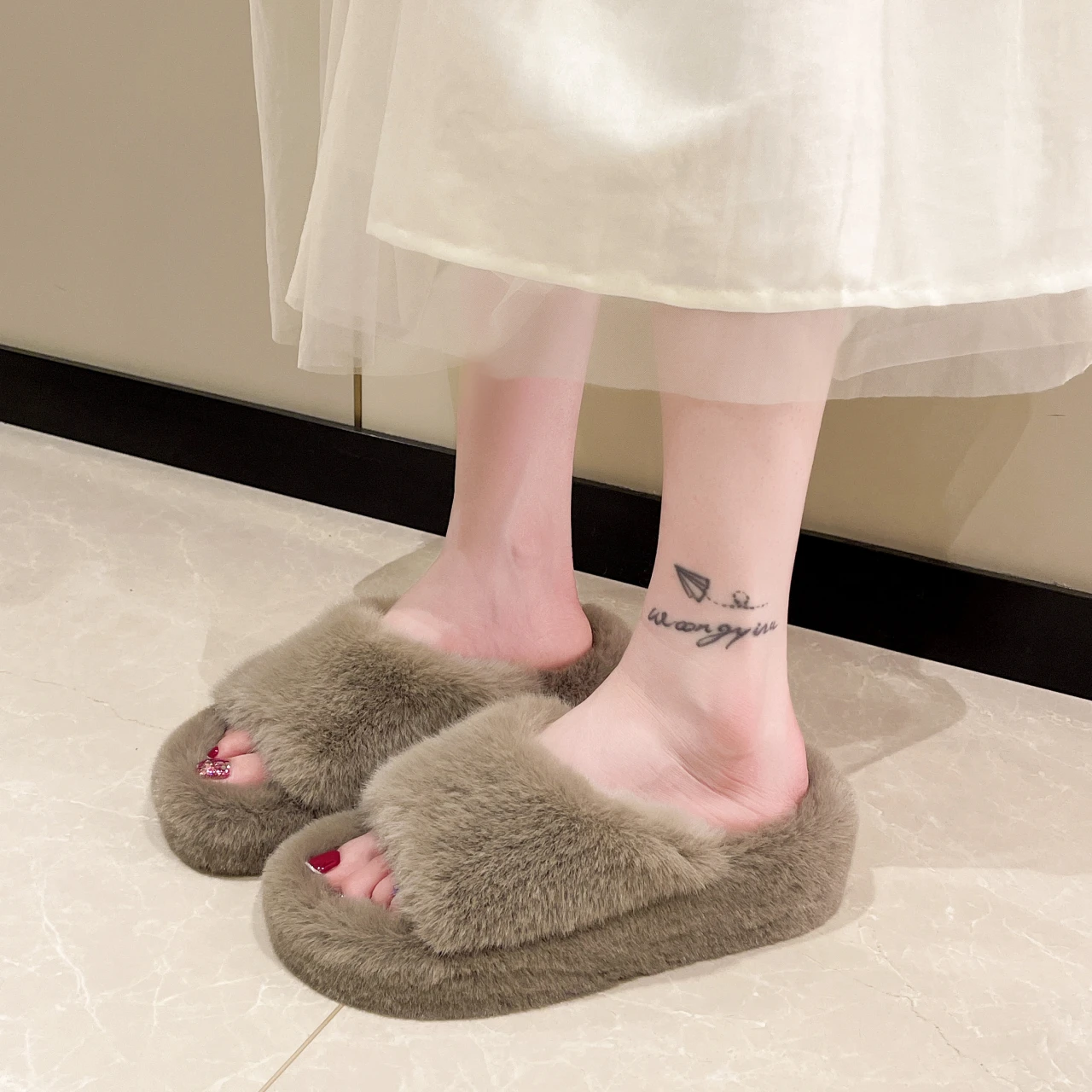Winter Fur Women Slippers 2022 Plush Fluffy Home Slippers Women Cozy Soft Warm Furry Indoor House Shoes Platform Flip Flops