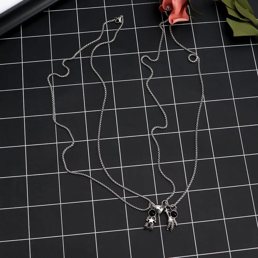 Hop Heart Pendant Men Alloy Astronaut Couple Necklace Magnet Attraction Necklace Female Clavicle Chain Korean Style Necklace