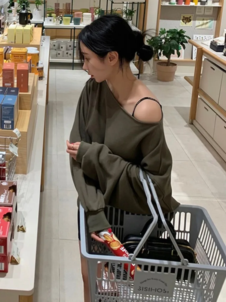 시크한 가을 신상 디자인 감각적인 사선 칼라 어깨 노출 순색 루즈 캐주얼 긴팔 숏 후디 여성용