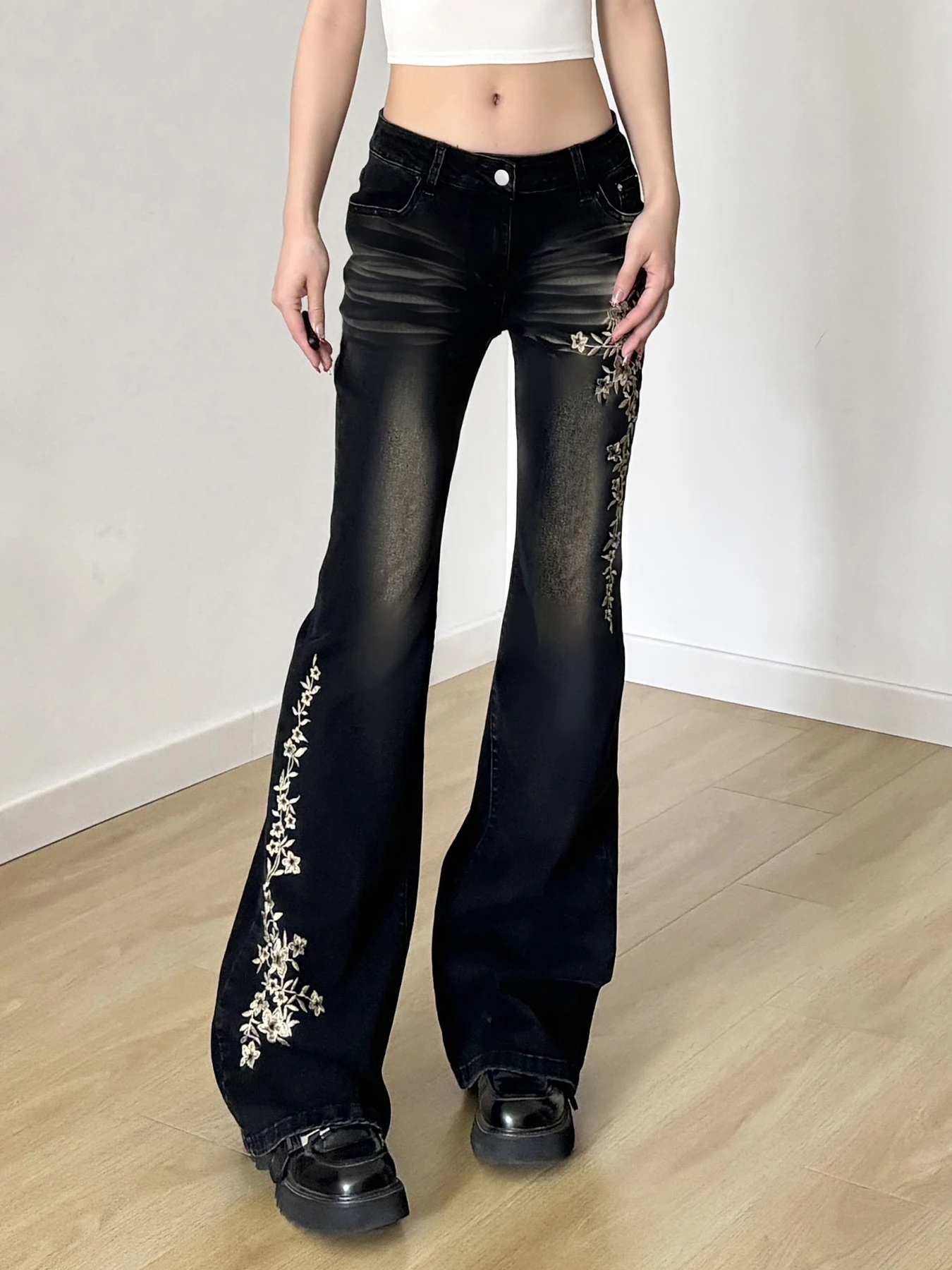 

Weekeep Distressed y2k Embroidery Floral Jeans Vintage 2000s Slim-fitting Denim Flared Pants Fairycore Mom Jeans Korean Fashion