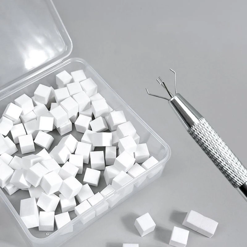 CALIYI 100/200 قطعة إسفنجة مكياج مربعة صغيرة مع أداة كشط لبودرة الأساس السائل المخفي الرطب والجاف