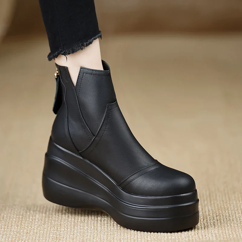 

2025 Autumn/Winter New Women's Boots Fashion Thick Soled Tall Boots Round Head Soft Leather Slope Heel Short Boots