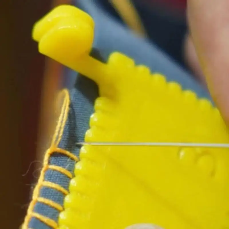 3-teiliger Verstellbarer Abstandshalter für Näharbeiten, Faltbare Rollkantenführung, Clip-On-Kantenführung für DIY-Handwerk, Kleidungsreparatur, Nähwerkzeuge – Detail 4