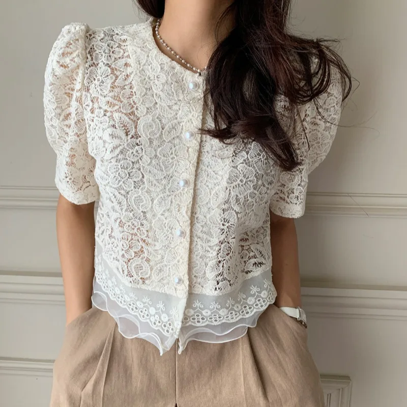 

Корейский женский топ с тяжелой вышивкой и кружевом на крючках с цветочным жемчугом и пуговицами, шифоновый подол, летний топ