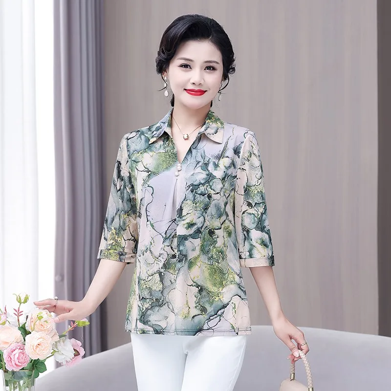 Spring and Summer Casual Middle Aged Women\'s Fashion Commuter Polo Neck Geometric Printed Button 3/4 Sleeve T-shirts Tops