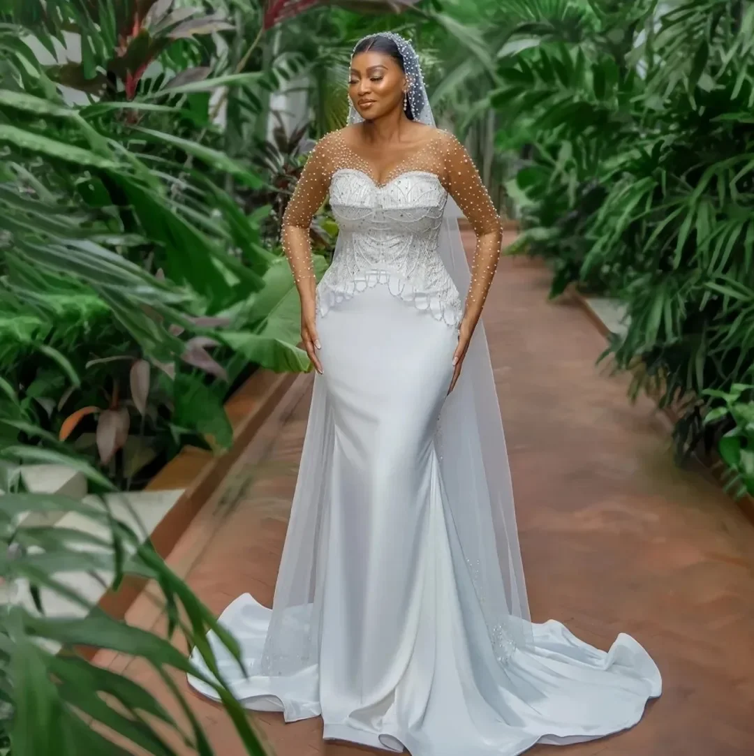 Maßgeschneidertes schiere Hals funkelnde Perlen Perlen Meerjungfrau Garten Hochzeitskleid Vestidos Noivas Illusion lange Ärmel Brautkleid