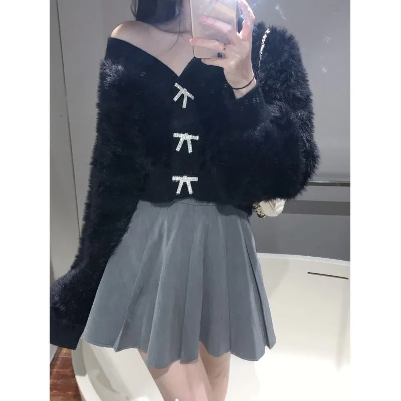 Cardigan sweater female 2023 clothes short plush plush milk hoopla design sense niche V-neck solid cardigan sweater female tops