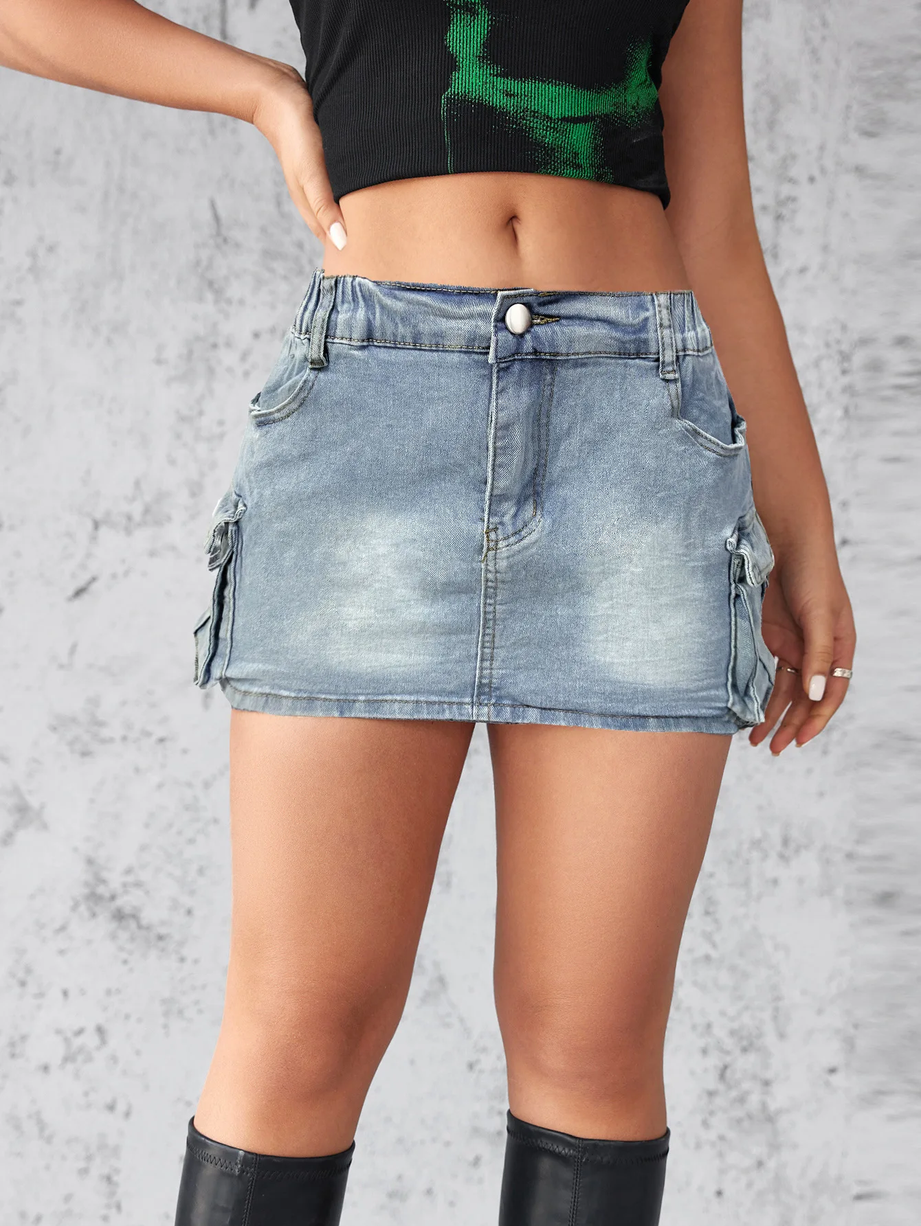 Women's Washed Denim Cargo Mini Skirt High Waist Elastic Back Waistband Side Flap Pockets Faded Skirt Casual Y2K Streetwea
