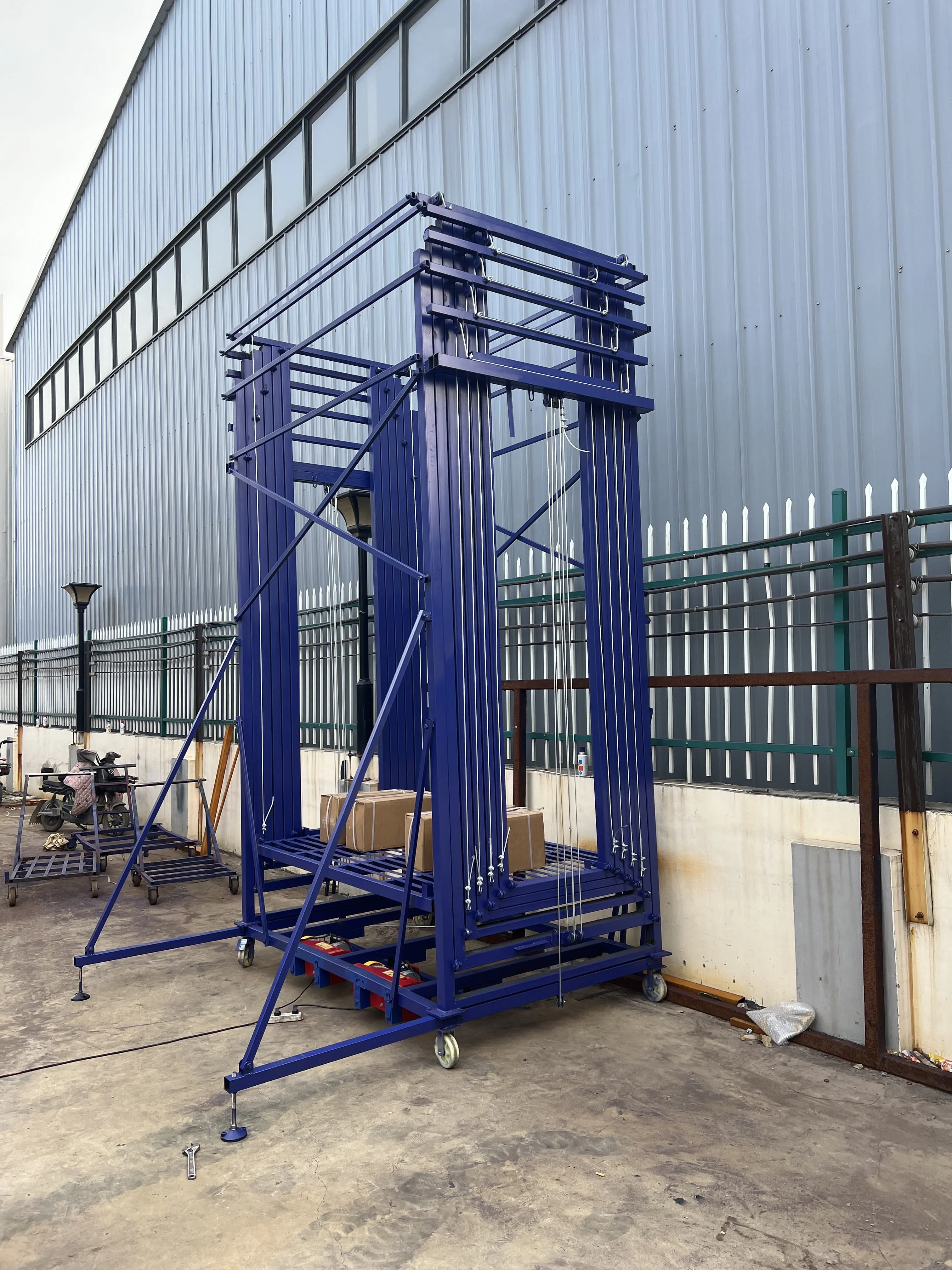 Platform Pengangkat Bergerak Lipat Baru, Perancah Listrik Portabel