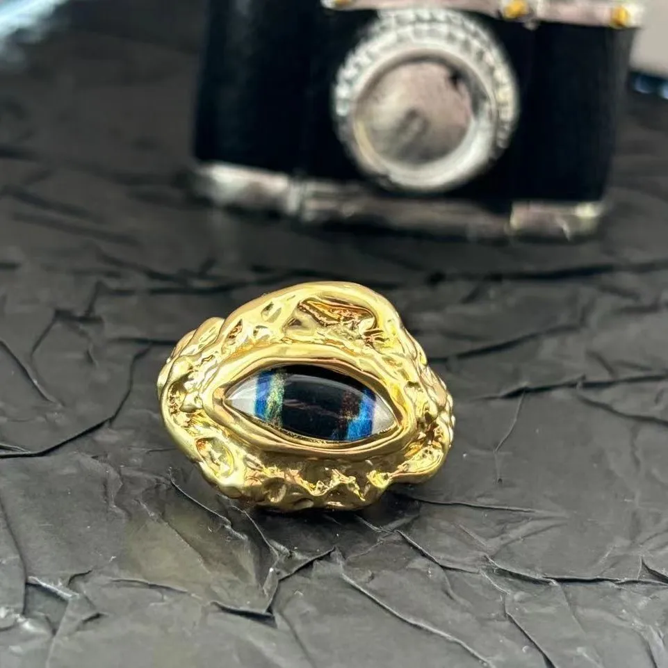 

The Devil's Eye Opening Ring Luxury Abstract Art Old Money Style Maillard