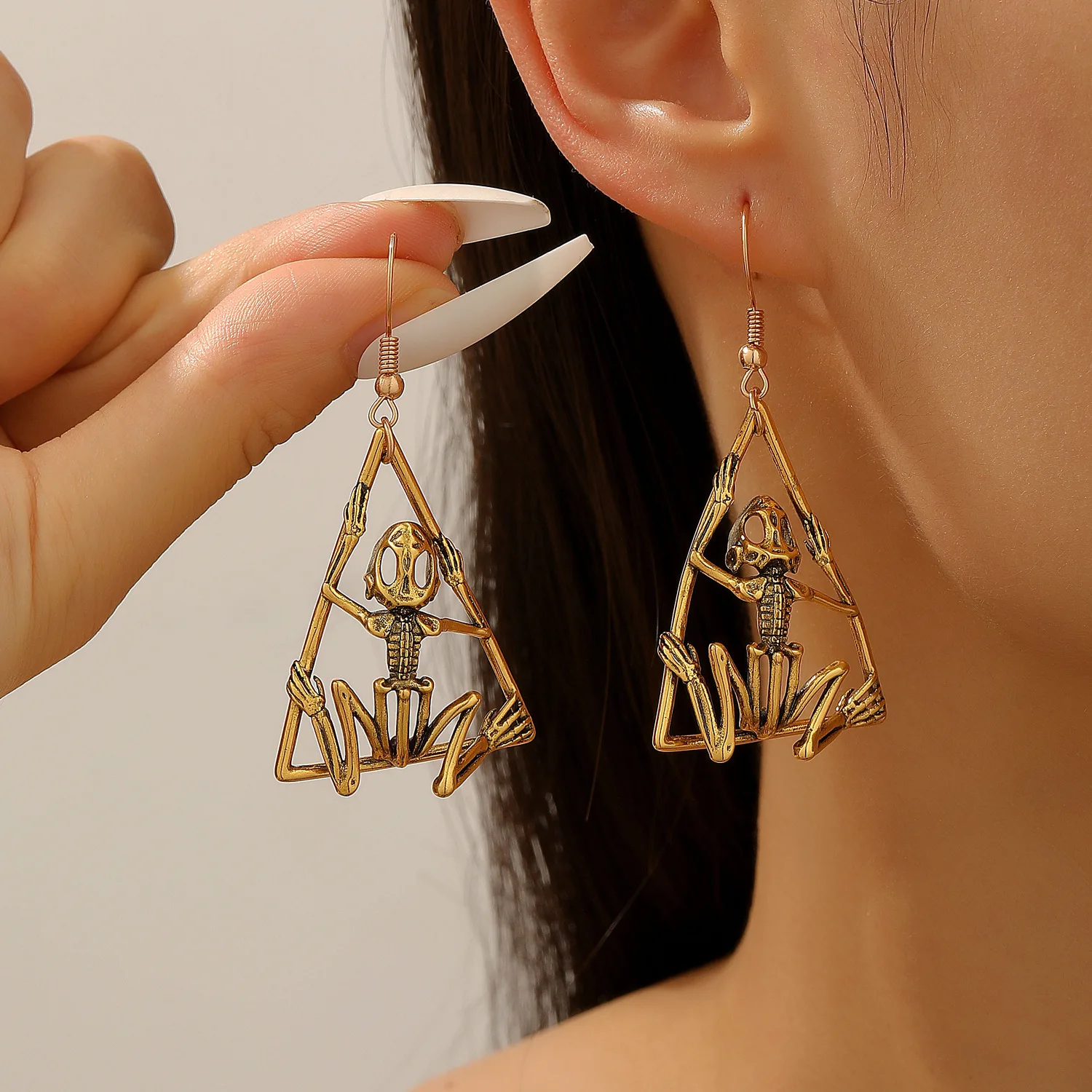 Gothic Hollow Triangle Skull Skeletion Dangle Earrings Halloween Jewelry Accessories For Women Men Vintage Frog Bones Ear Hooks
