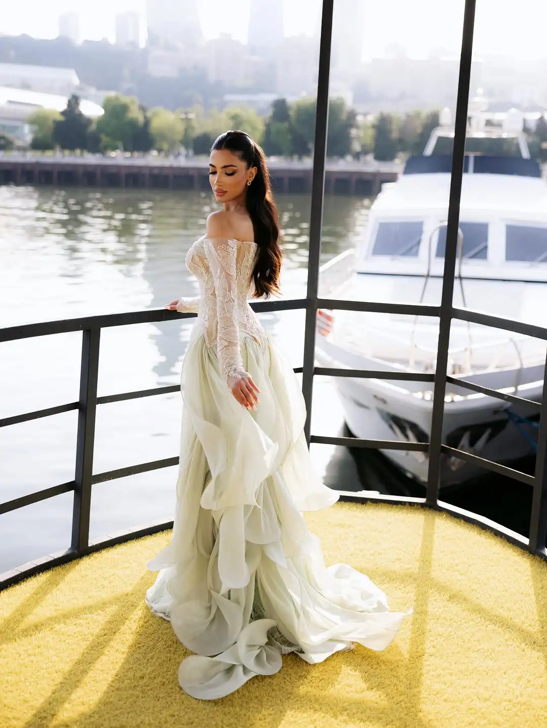 

Customized Off-White Lace Appliques Strapless Wedding Dress Detachable Sleeves vestidos de noiva A-Line Evening Dress 2026