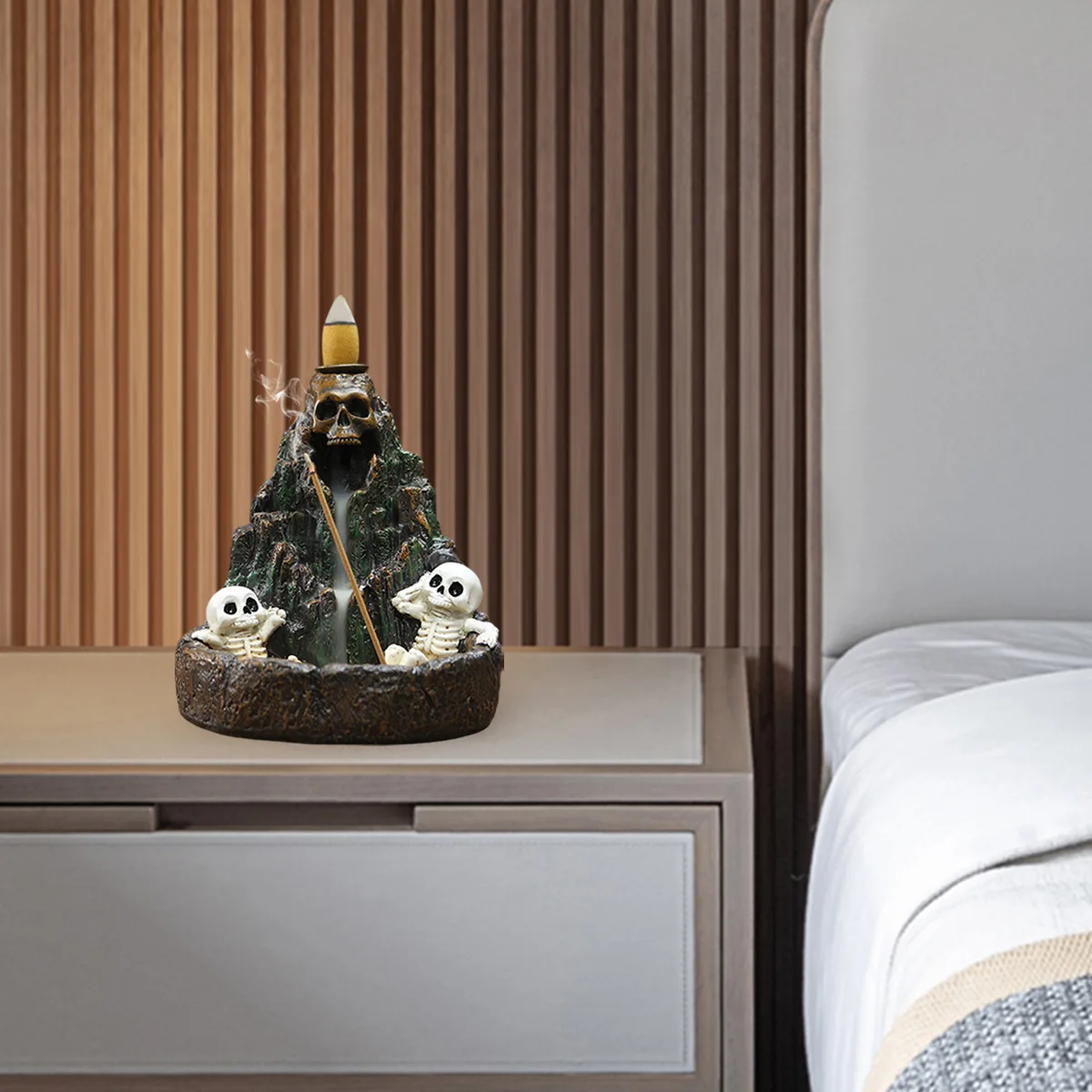 

‌Premium Resin Skull Incense Holder - Handmade Decor for Aromatherapy & Meditation