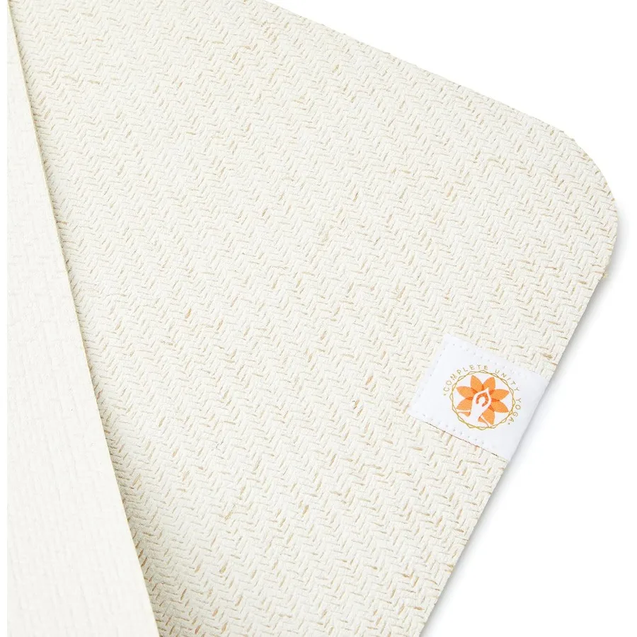 Tappetino yoga premium antiscivolo per uso interno ed esterno. La struttura sostenibile in fibra di iuta e gomma naturale fornisce un grado superiore