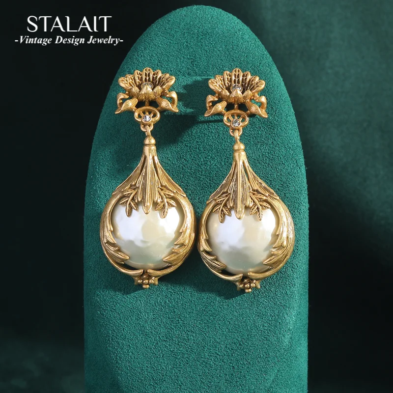 

Vintage Baroque Pearl Dangle Yellow Flower Earrings Retro Metal Carving Rose Water Drop Pendant Fashion Jewelry for Women 2024