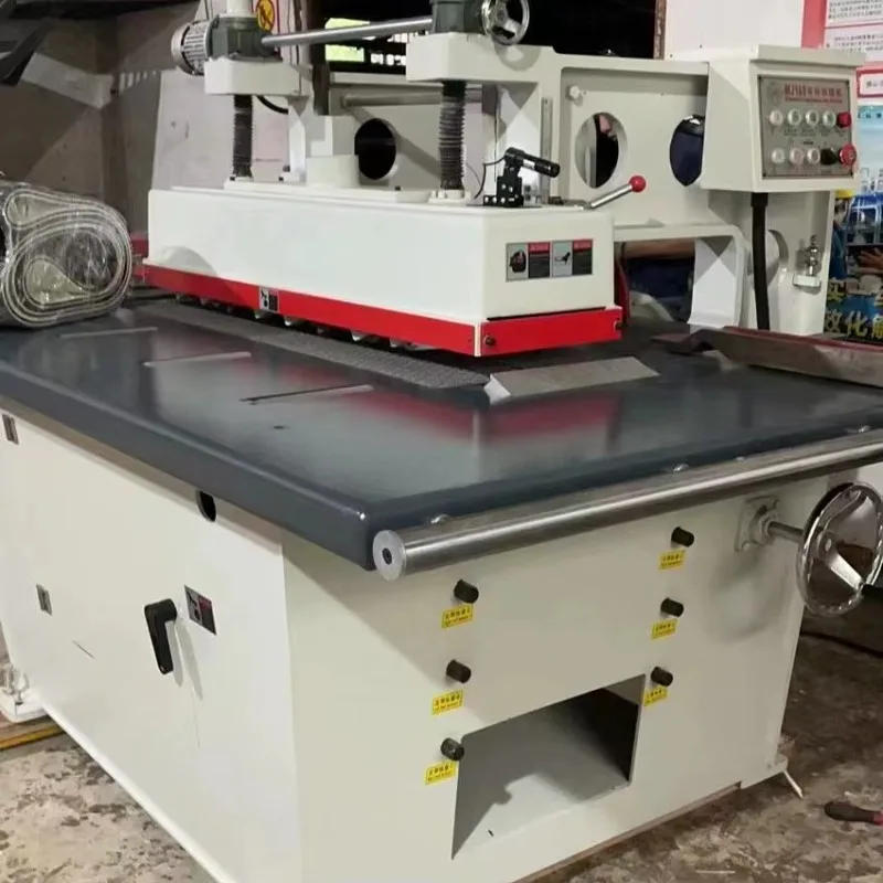 South Korean Smart Single Blade Rip Saw with Touchscreen Control for Automated Furniture Part Manufacturing