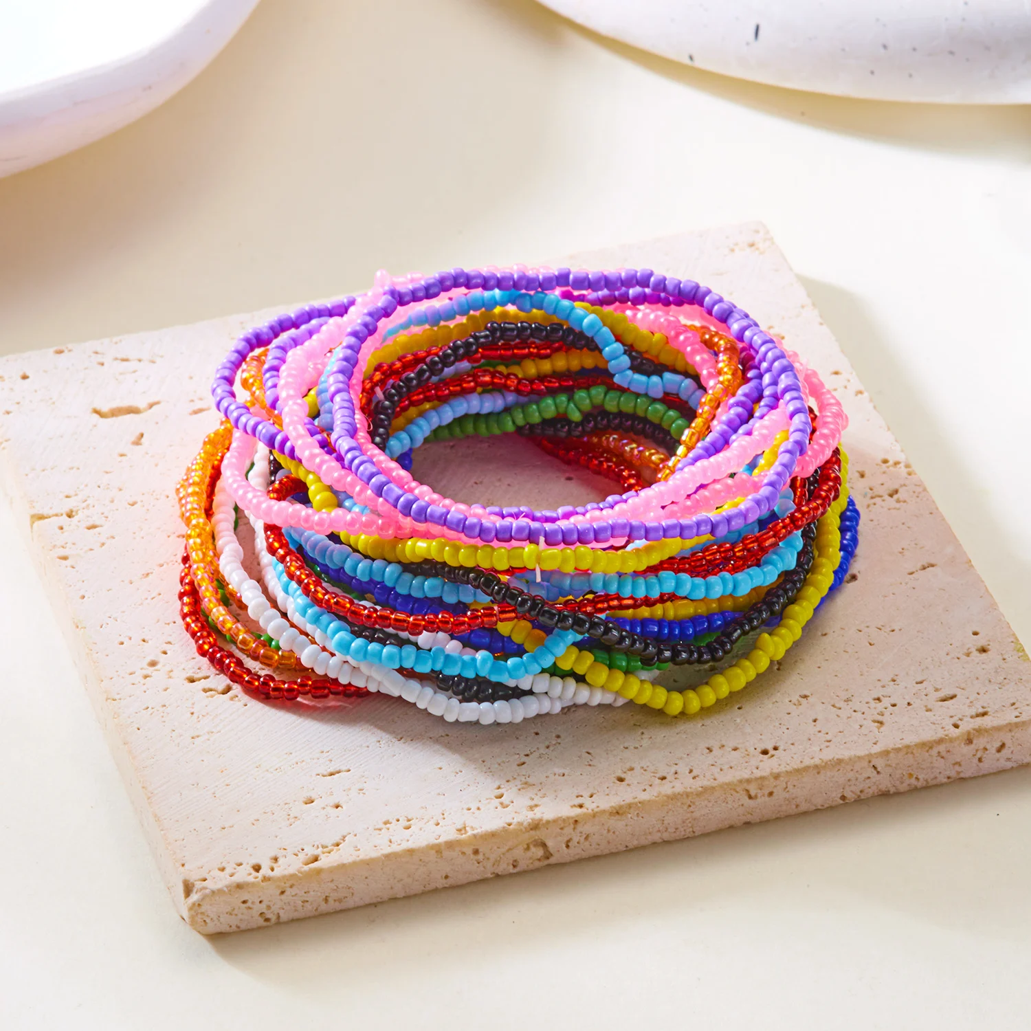 Böhmisches Perlenarmband-Set für Frauen, bunt, dehnbar, Reisperlen, Kettenarmreif, stapelbarer Schmuck, Sommer- und Strandgeschenk – Detail 14
