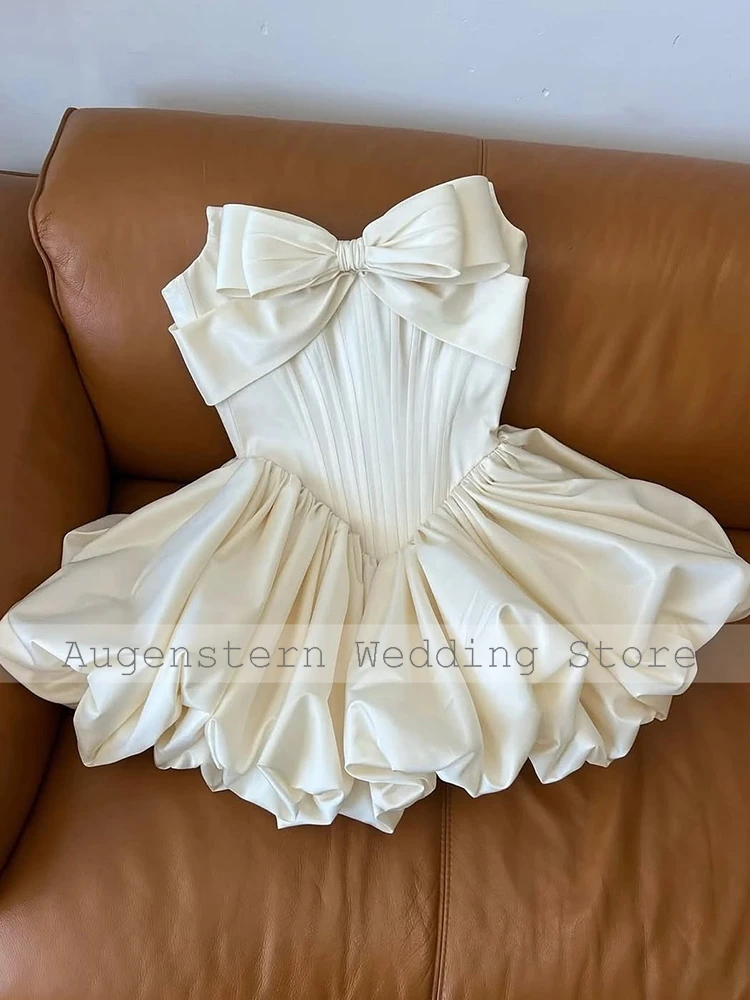 Stijlvolle trouwjurken voor dames Mini satijn A-lijn Bruiloftsjurken Ivoor Strapless Strik Ruches Veters Civiele trouwjurken