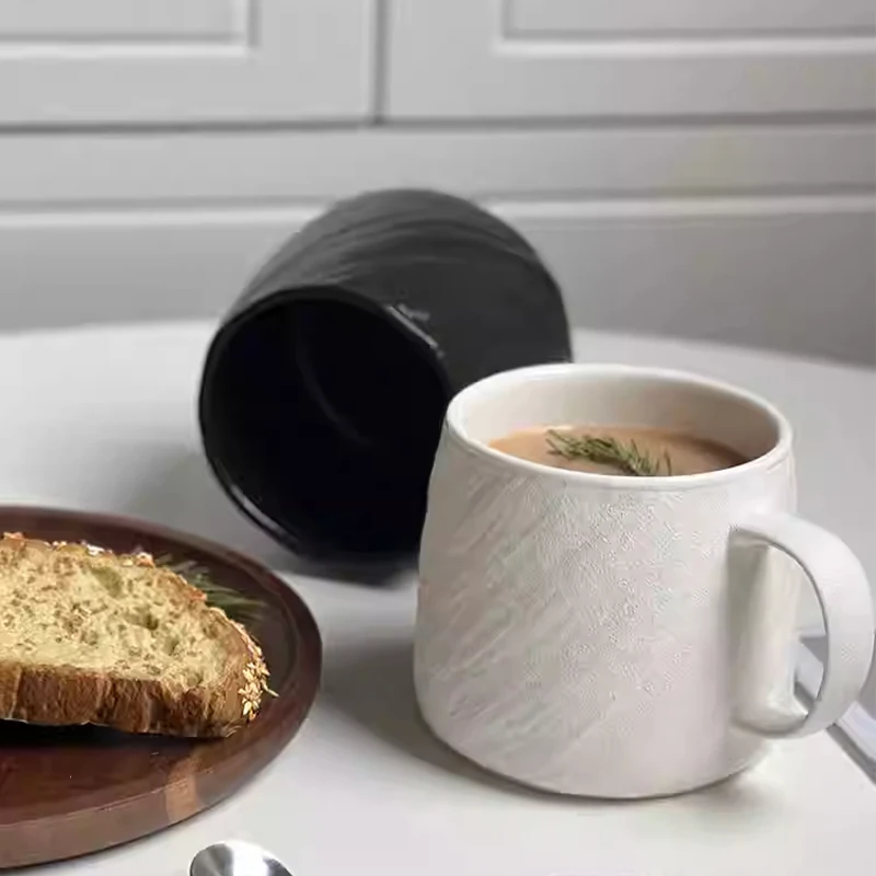كوب سيراميك منزلي ياباني بمقبض جديد 500 مللي أكواب قهوة مكتبية بيضاء حديثة صلبة وبسيطة بنمط حجري عالي كوب شاي